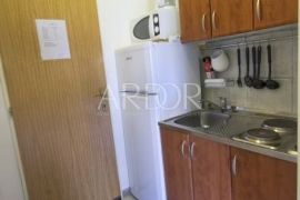 MALI LOŠINJ ARTATORE, 2 APARTMANA sa okućnicom, Mali Lošinj, Flat