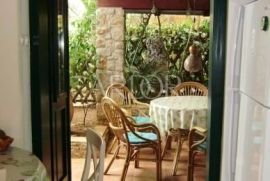 MALI LOŠINJ ARTATORE, 2 APARTMANA sa okućnicom, Mali Lošinj, Flat