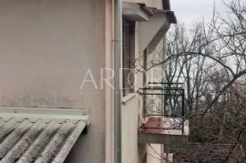 OPATIJA, KUĆA SA DVA STANA NA IZVRSNOJ POZICIJI, Opatija, House