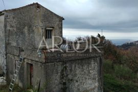 BRSEČ starina sa pogledom, Mošćenička Draga, Kuća