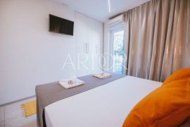 Novalja, moderni hotel 3* samo 200 m od mora, Novalja, Casa