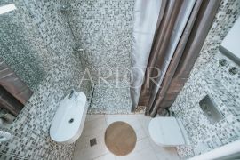 Novalja, moderni hotel 3* samo 200 m od mora, Novalja, Дом