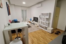 Centar Rijeke, kompetno adaptiran stan odličan za investiciju, Rijeka, Appartement