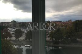 Gospodski luksuzni stan sa pogledom!, Rijeka, Apartamento