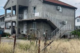 Prodajem kuću, mjesto Kuce Rakića Tuzi/Podgorica Crna Gora, Podgorica, Ev
