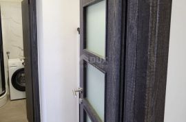 RIJEKA, GORNJA VEŽICA - novoadaptiran stan, 2S+DB, 70m2, lođa, pogled na more, Rijeka, Apartamento