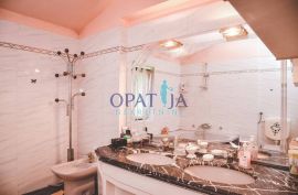 Opatija -Pobri samostojeća kuća 220 m2,, Opatija - Okolica, Casa