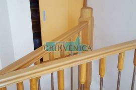 Dramalj-stan 84 m2, 3. kat, balkon s pogledom na more, Crikvenica, Apartamento