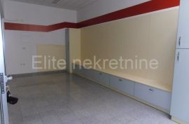Viškovo - prodaja poslovnog prostora na frekventnoj lokaciji, 23.40 m2, Viškovo, العقارات التجارية