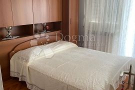 DVA APARTMANA U GRADU KRKU - VELIKA OKUĆNICA, Krk, Διαμέρισμα