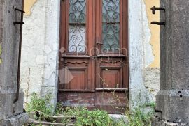 PAZIN – samostojeća kuća na lijepoj parceli s pogledom na grad, Pazin, House