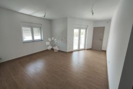 PRIMOŠTEN NOVOGRADNJA- BS1 STAN U PRIZEMLJU BLIZU PLAŽE, Primošten, Appartment