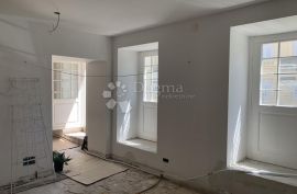 Opatija, centar, prizemlje 75m2, Opatija, Propriété commerciale