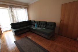 Crikvenica - trosobni klasični stan udaljen 30 m do mora, Crikvenica, Appartement