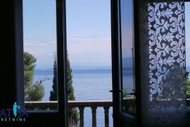 Luksuzan stan za najam u vili uz more, sa vrtom i otvorenim pogledom na more, Opatija, Kвартира