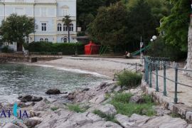 Luksuzan stan za najam u vili uz more, sa vrtom i otvorenim pogledom na more, Opatija, Kвартира