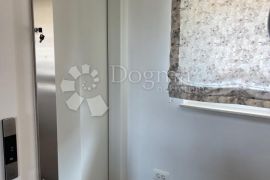 Penthouse 148m2 Malinska 40m od mora, Malinska-Dubašnica, Flat