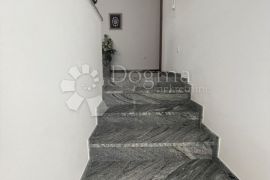 Penthouse 148m2 Malinska 40m od mora, Malinska-Dubašnica, Apartamento