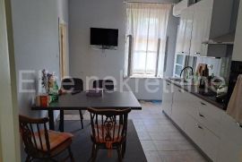 Pehlin - stan u kući, sa okućnicom, Rijeka, Appartamento