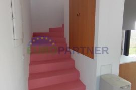 Prodaja, vila sa bazenom na samo 1km od mora, blizina Poreča, Poreč, House