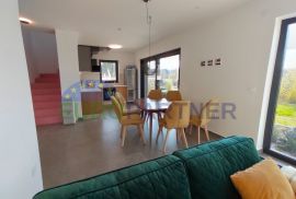 Prodaja, vila sa bazenom na samo 1km od mora, blizina Poreča, Poreč, House