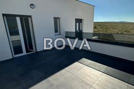 Villa 167 m2 – Rovanjska *Prvi red do mora* (ID-2318), Jasenice, House