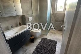 Villa 167 m2 – Rovanjska *Prvi red do mora* (ID-2318), Jasenice, Σπίτι