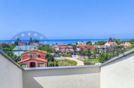 Stan s pogledom na more, 400 m od mora, Umag, Appartement