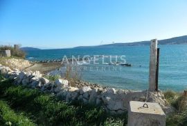 Trogir - građevinsko zemljište prvi red do mora, Trogir - Okolica, Land