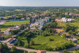 Žminj, zemljište velikog potencijala u centru mjesta, Žminj, Zemljište