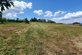 ISTRA, PAZIN - Građevinsko zemljište 1576 m2 s pogledom na jezero i prirodu, Pazin - Okolica, أرض