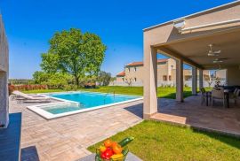 Predivna villa na mirnoj lokaciji, Novigrad, Istra, Novigrad, Famiglia