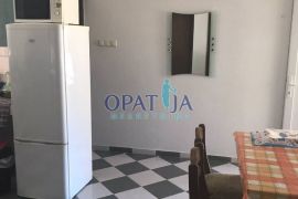 Otok Vir, samostajeća kuća s garažom, Vir, House