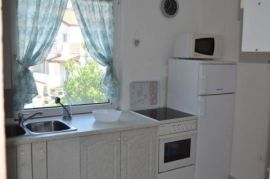 Apartmanska kuća na dobroj lokaciji, Fažana, okolica, Istra, Fažana, Famiglia