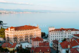 OPATIJA, CENTAR - unikatna namještena nekretnina u centru Opatije s bazenom, 200 metara od Lungomare, garaža, pogled, Opatija, Flat