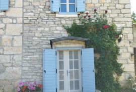 Prekrasna kamena kuća s prostranom okućnicom, Bale, Istra, Bale, House