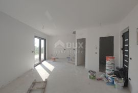 OTOK KRK, PUNAT - Apartman s bazenom i pogledom na more, Punat, Διαμέρισμα