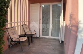 OTOK KRK, MALINSKA - Trosobni apartman s okućnicom, Malinska-Dubašnica, Appartamento