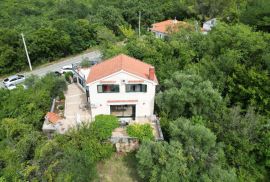 KRK, DOBRINJ - samostojeća kuća 135m2 s pogledom na more + okoliš 150m2, Dobrinj, House