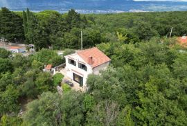 KRK, DOBRINJ - samostojeća kuća 135m2 s pogledom na more + okoliš 150m2, Dobrinj, Σπίτι