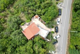 KRK, DOBRINJ - samostojeća kuća 135m2 s pogledom na more + okoliš 150m2, Dobrinj, Ev