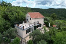 KRK, DOBRINJ - samostojeća kuća 135m2 s pogledom na more + okoliš 150m2, Dobrinj, House