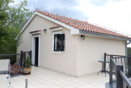 KRK, DOBRINJ - samostojeća kuća 135m2 s pogledom na more + okoliš 150m2, Dobrinj, Casa