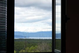 KRK, DOBRINJ - samostojeća kuća 135m2 s pogledom na more + okoliš 150m2, Dobrinj, Kuća