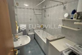 Poreč, trosoban stan sa dvije terase, NKP 71 m2, Poreč, Apartamento