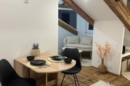 Novouređeni studio apartman u centru Pule, Pula, Appartement