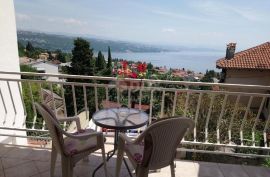 OPATIJA, CENTAR - Komforan stan u blizini centra s prekrasnim pogledom na more, Opatija, Διαμέρισμα