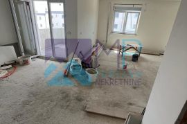 Medulin, stan u novogradnji na I. katu površine 66 m2, Medulin, Wohnung