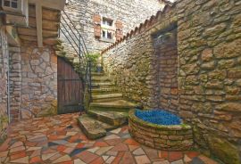 ISTRA, MEDULIN - Lijepa kamena kuća idealna za turizam!, Medulin, Famiglia