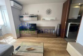 Split, moderno uređeni stan 2S+DB, 68 m2, Split, Appartement